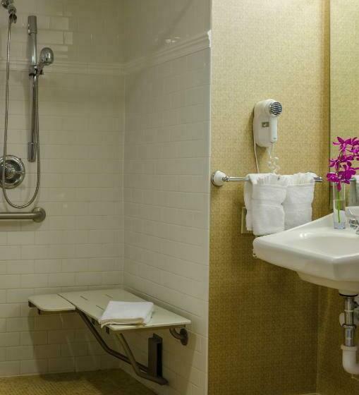 장애인용 디럭스룸, Beacon Hotel & Corporate Quarters