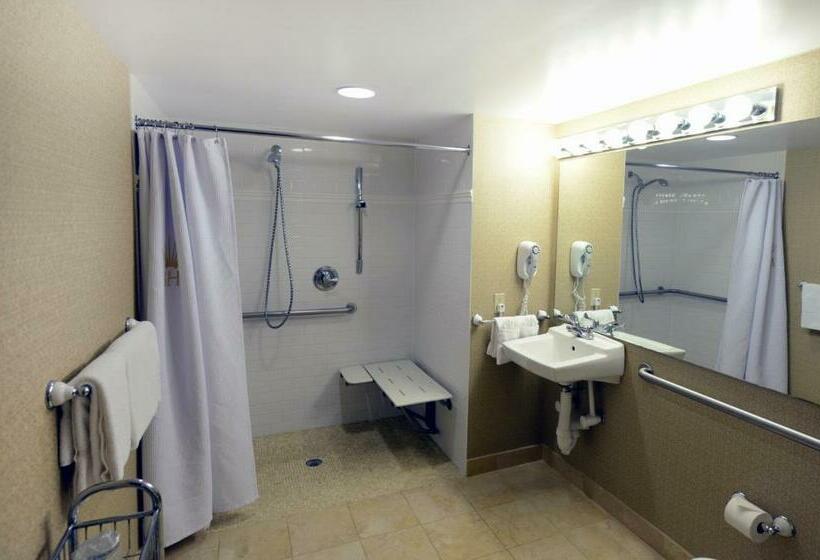 장애인용 디럭스룸, Beacon Hotel & Corporate Quarters