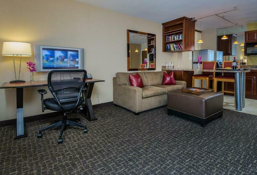 장애인용 주니어 스위트, Beacon Hotel & Corporate Quarters