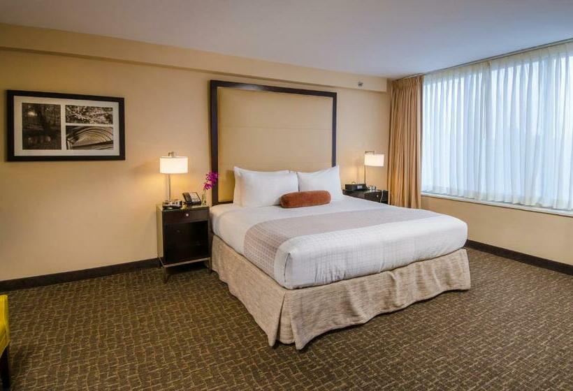 اتاق اجرایی با تخت بزرگ, Beacon Hotel & Corporate Quarters