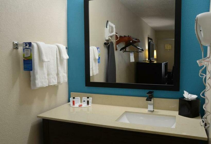 اتاق استاندارد برای معلولان, Baymont By Wyndham Nashville Airport