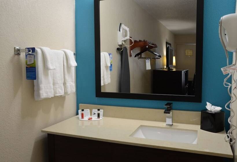 Номер Стандарт 2 Двуспальные Кровати, Baymont By Wyndham Nashville Airport