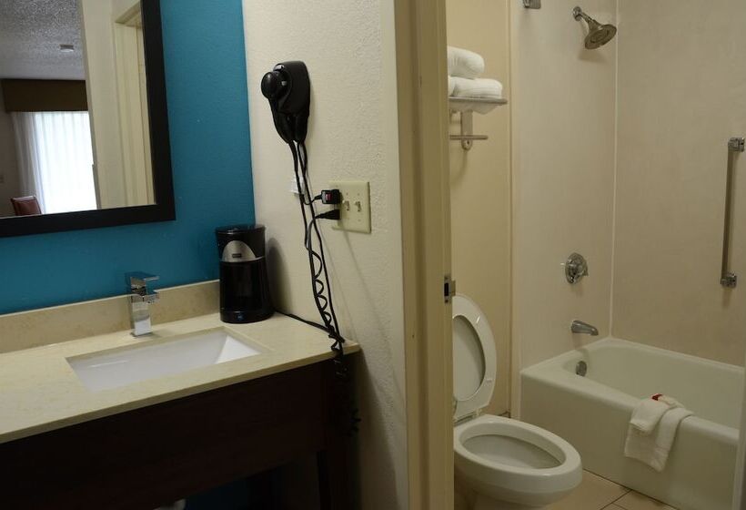 اتاق استاندارد با 2 تخت دوبل, Baymont By Wyndham Nashville Airport