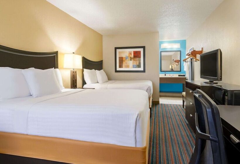 Номер Стандарт 2 Двуспальные Кровати, Baymont By Wyndham Nashville Airport
