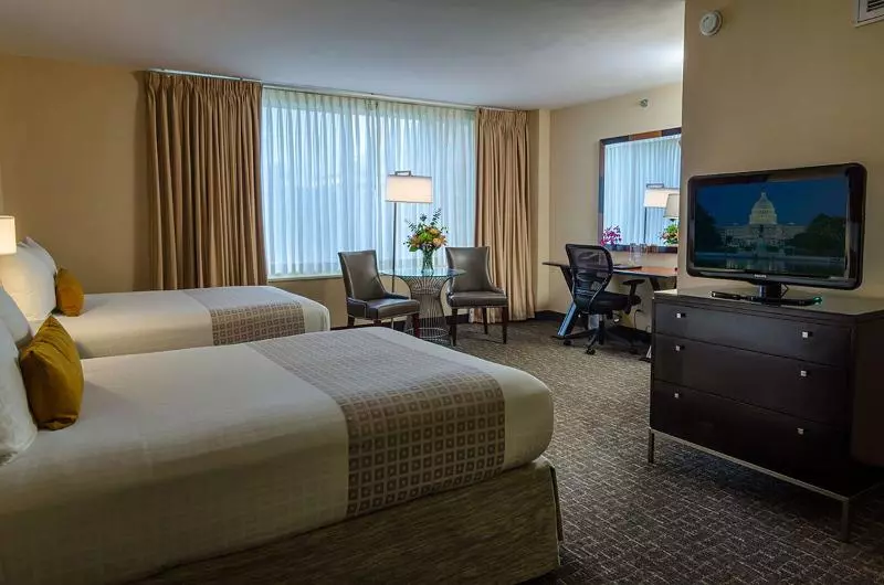 ジュニアスイート, Beacon Hotel & Corporate Quarters