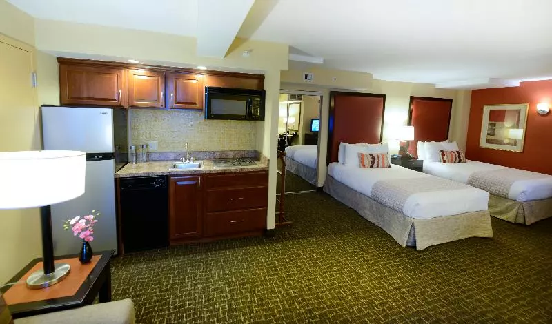 ジュニアスイート, Beacon Hotel & Corporate Quarters