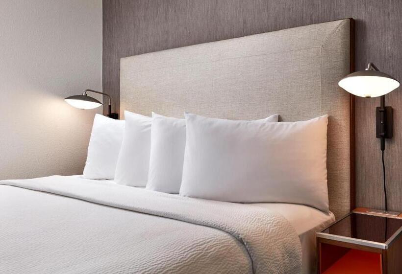 스위트 킹사이즈 침대, Courtyard Vallejo Napa Valley