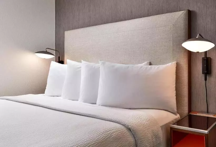 سوئیت با تخت بزرگ, Courtyard Vallejo Napa Valley