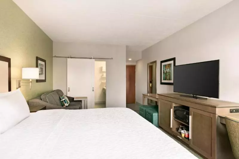 キングサイズベッドのスタンダードルーム, Hampton Inn Reading/wyomissing