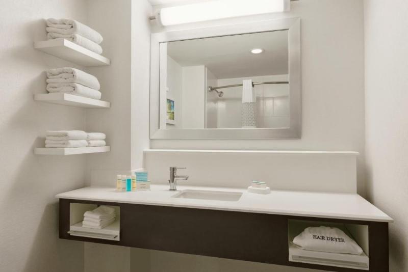 غرفة قياسية سرير كينج, Hampton Inn Reading/wyomissing