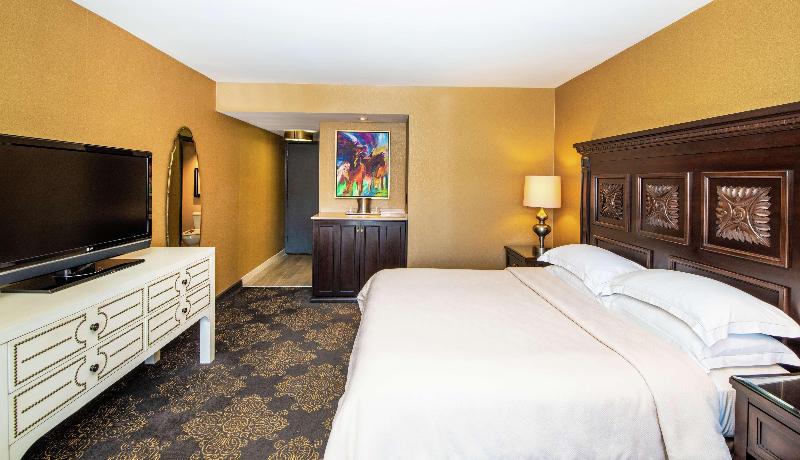 Номер Deluxe, Hilton Santa Fe Historic Plaza