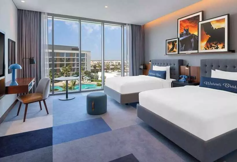 اتاق لوکس با چشم‌انداز استخر, Hilton Santa Fe Historic Plaza