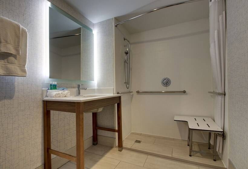 장애인을 위한 스위트, Holiday Inn Express & Suites Wapakoneta, An Ihg