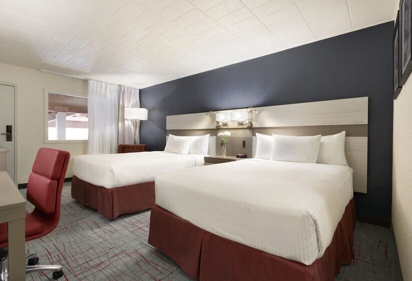 Номер Стандарт 2 Двуспальные Кровати, Ramada By Wyndham Beaver Falls