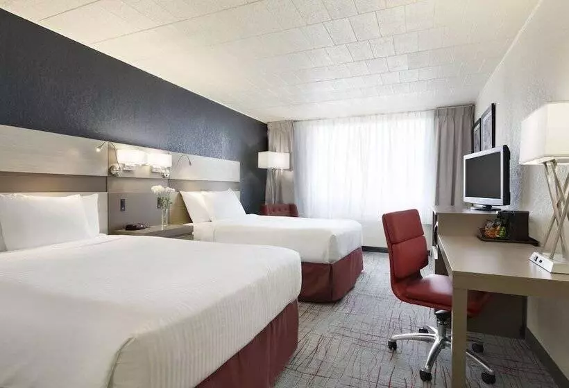 ２ダブルベッドのスタンダードルーム, Ramada By Wyndham Beaver Falls