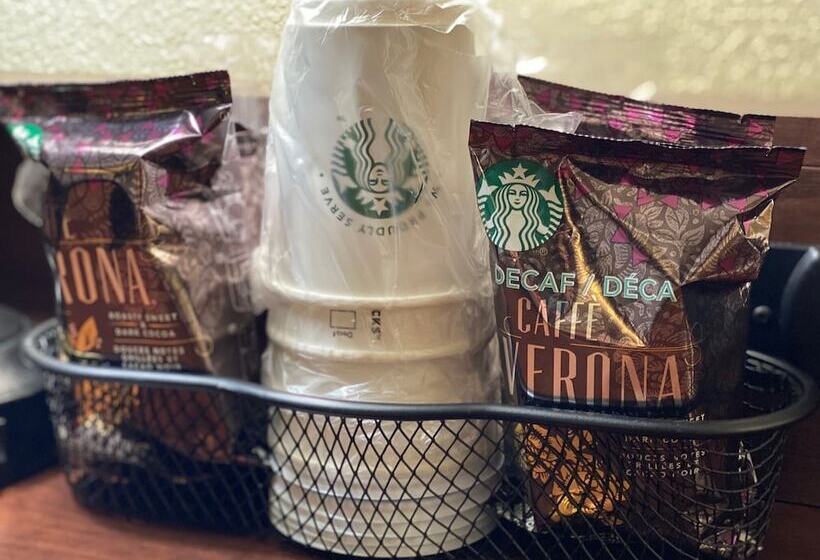 Номер Стандарт, The Atrium Hotel On Third