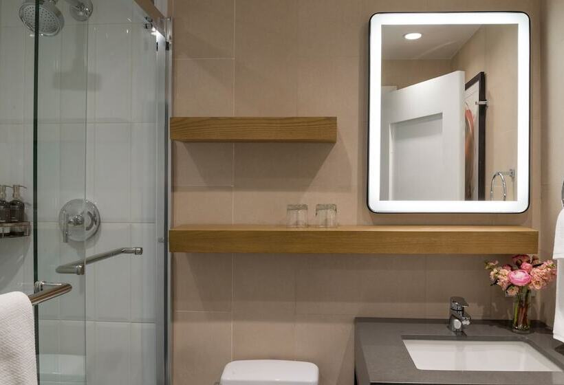 غرفة ديلوكس سرير كينج, Heathman