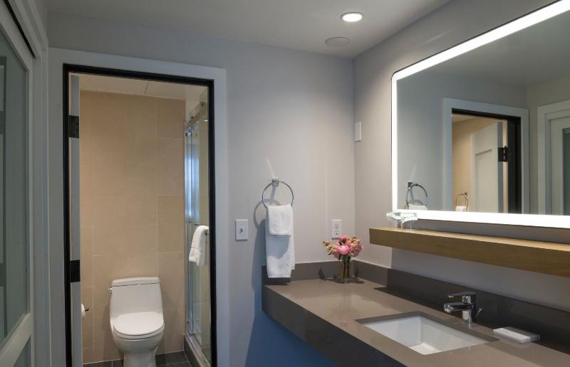 غرفة ديلوكس, Heathman