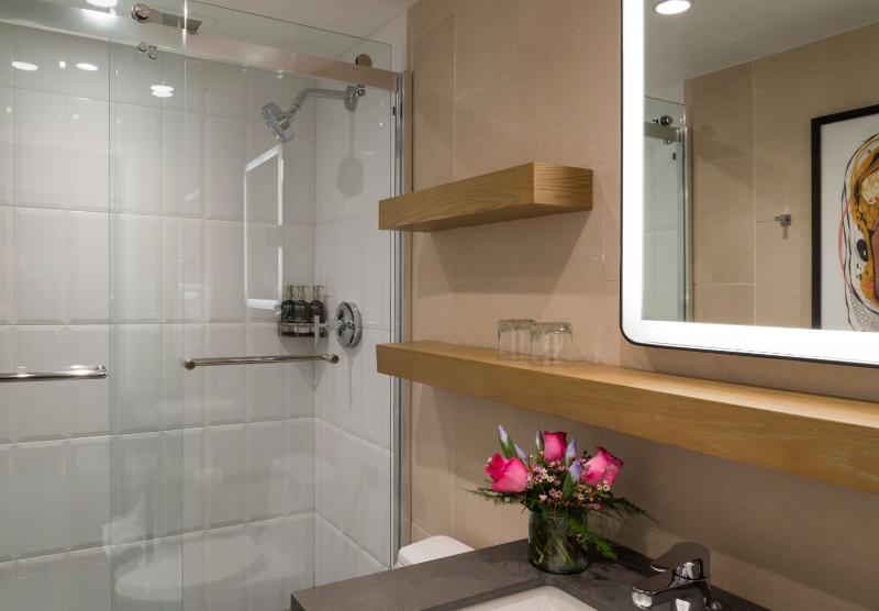 غرفة قياسية سرير كينج, Heathman