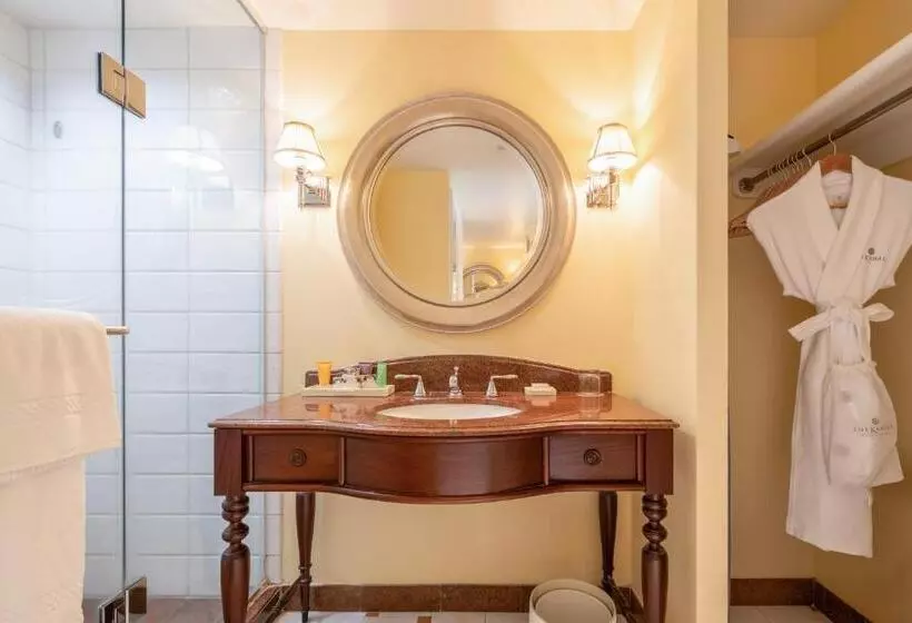 اتاق استاندارد با چشم‌انداز دریا, The Kahala Hotel And Resort