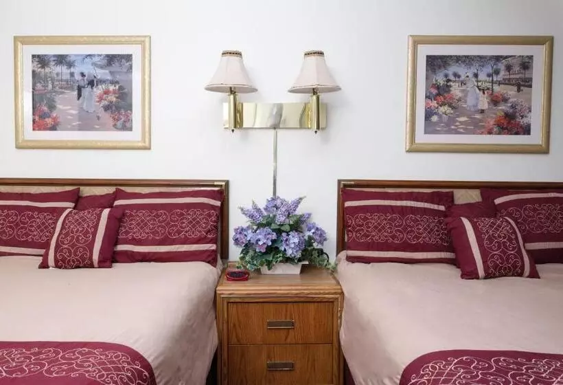 デラックスルーム, Four Seasons Lodging