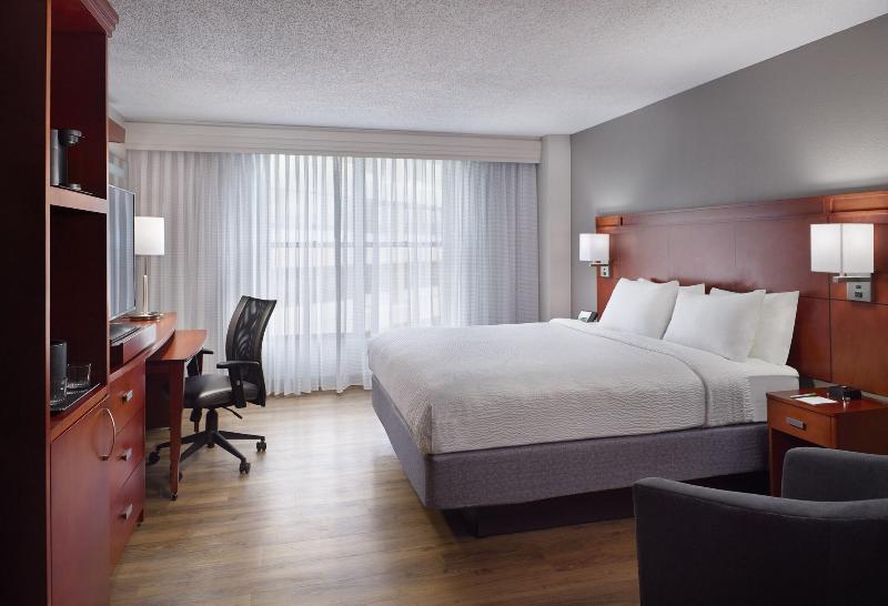 غرفة قياسية سرير كينج, Courtyard Atlanta Decatur Downtown/emory