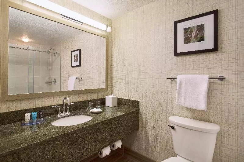 身障者適用キングサイズベッドルーム, AC Hotel by Marriott Portland Lake Oswego
