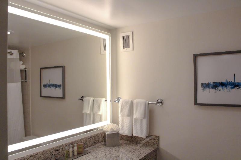 주니어 스위트 킹사이즈 침대, Doubletree By Hilton Washington Dc Silver Spring