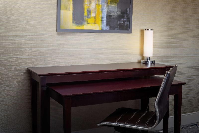 キングサイズベッドのジュニアスイート, Doubletree By Hilton Washington Dc Silver Spring