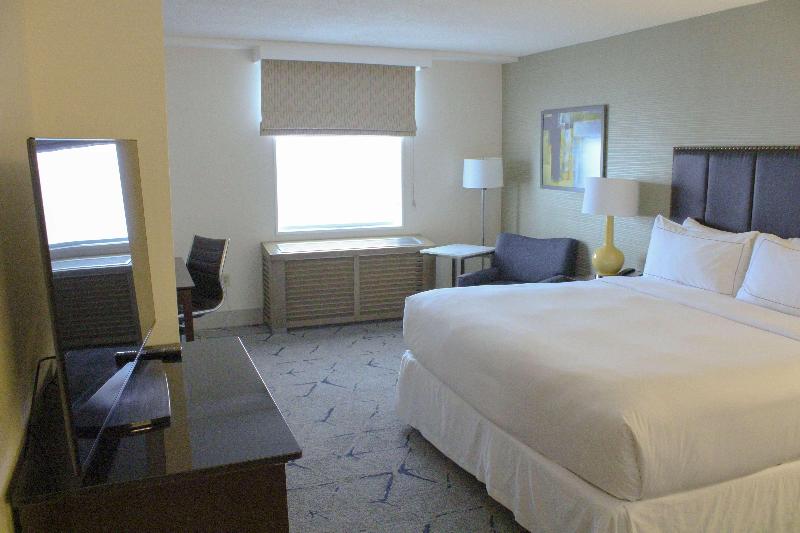 스탠다드 룸 킹사이즈 침대, Doubletree By Hilton Washington Dc Silver Spring
