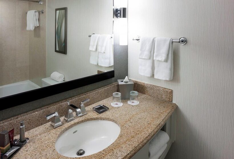 חדר סטנדרט מיטה זוגית, Fairfax Marriott At Fair Oaks