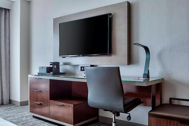 キングサイズベッドのスイートルーム, Doubletree By Hilton Fort Worth South