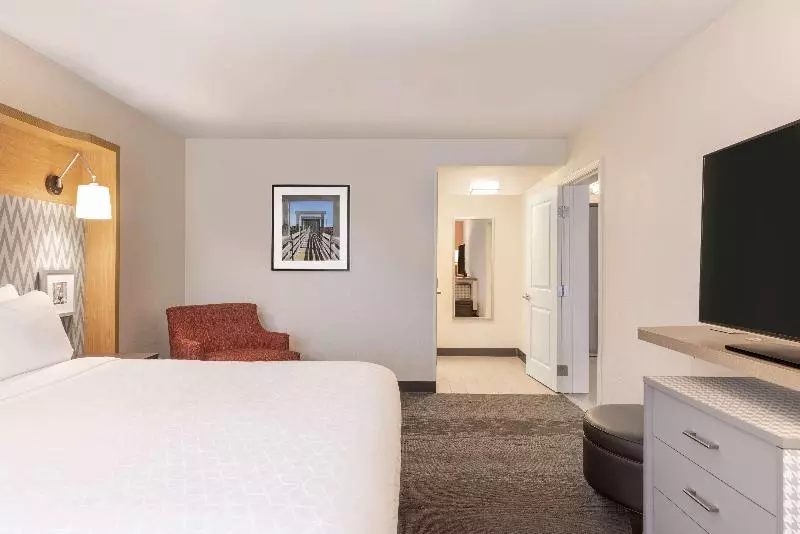キングサイズベッドのスイートルーム, Doubletree By Hilton Fort Worth South