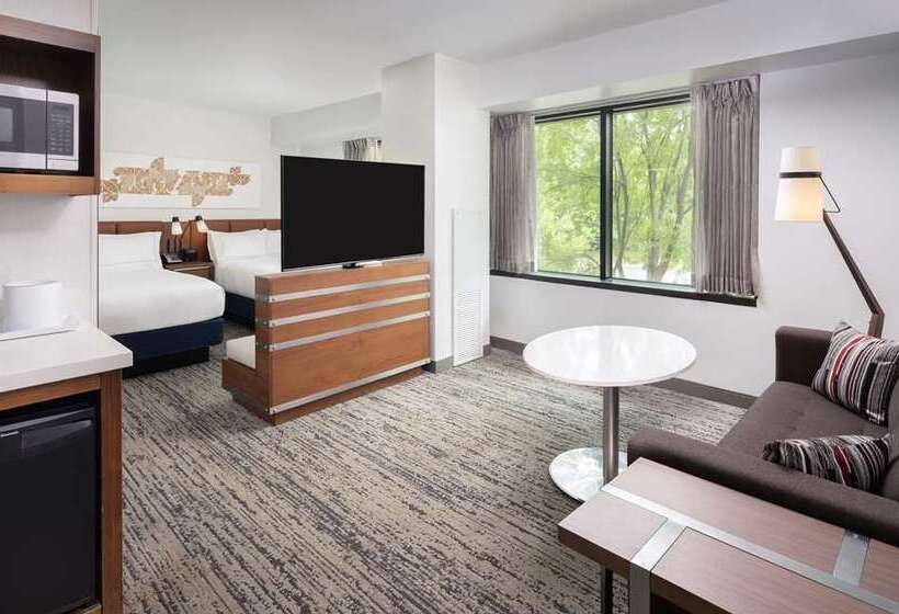 스탠다드 룸 더블 침대 2개, Hilton Fairfax
