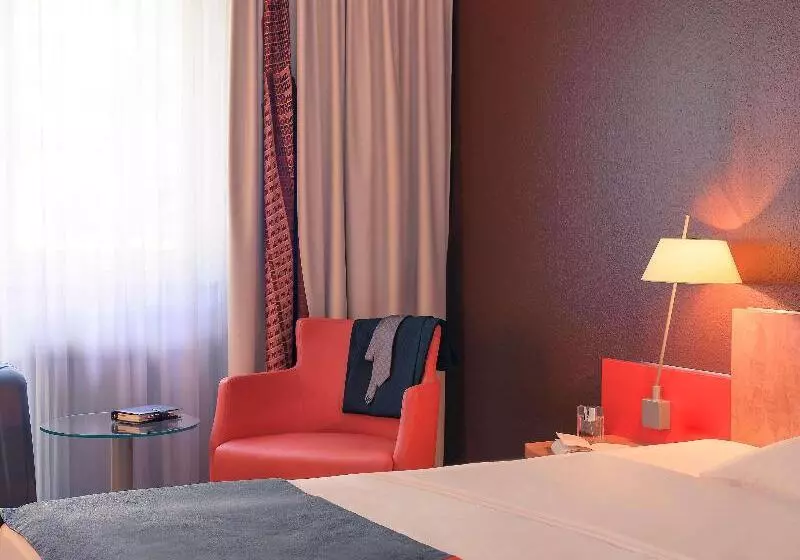 キングサイズベッドのスタンダードルーム, Hilton Fairfax