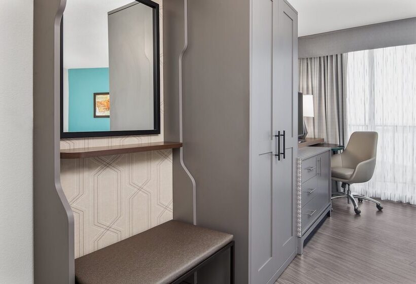 스탠다드 룸 더블 침대 2개, Holiday Inn Charleston Riverview, An Ihg