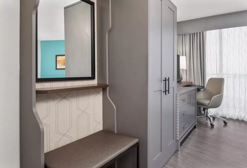 ２ダブルベッドのスタンダードルーム, Holiday Inn Charleston Riverview, An Ihg