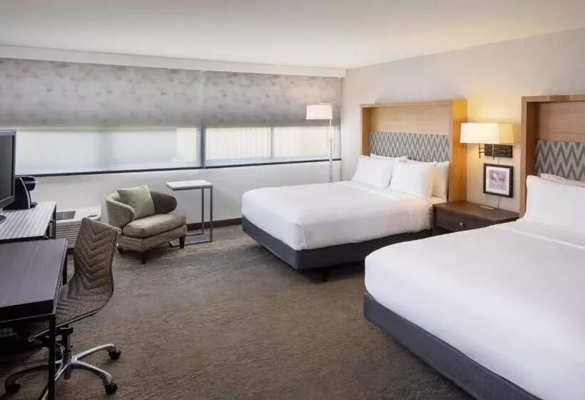اتاق استاندارد برای معلولان, Holiday Inn Charlottesville Monticello, An Ihg