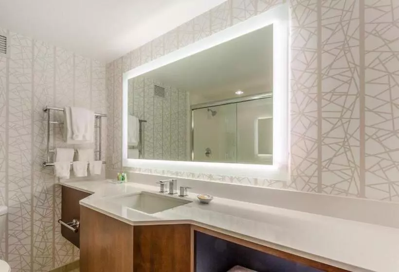 اتاق استاندارد با تخت دوبل و چشمانداز پارک, Holiday Inn Missoula Downtown, An Ihg