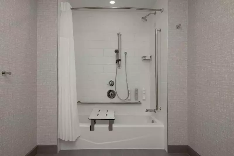 キングサイズベッドのスタンダードルーム, Holiday Inn Los Angeles Gateway Torrance, An Ihg