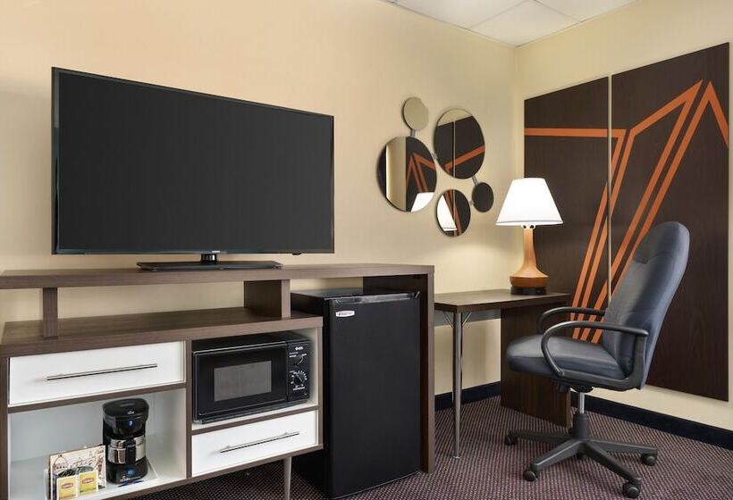 Люкс, Howard Johnson  By Wyndham South Portland