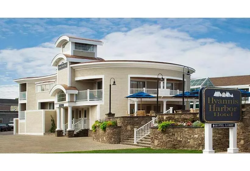 اتاق استاندارد با چشم‌انداز استخر, Hyannis Harbor