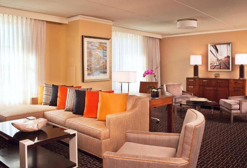 جناح, Hyatt Regency Greenwich