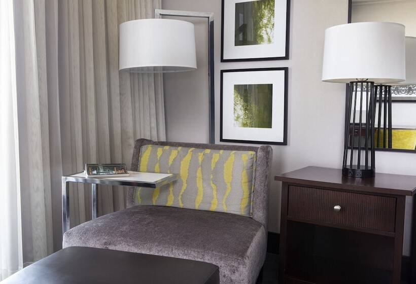 带2个双人床的标准工作室, Hyatt Regency Savannah