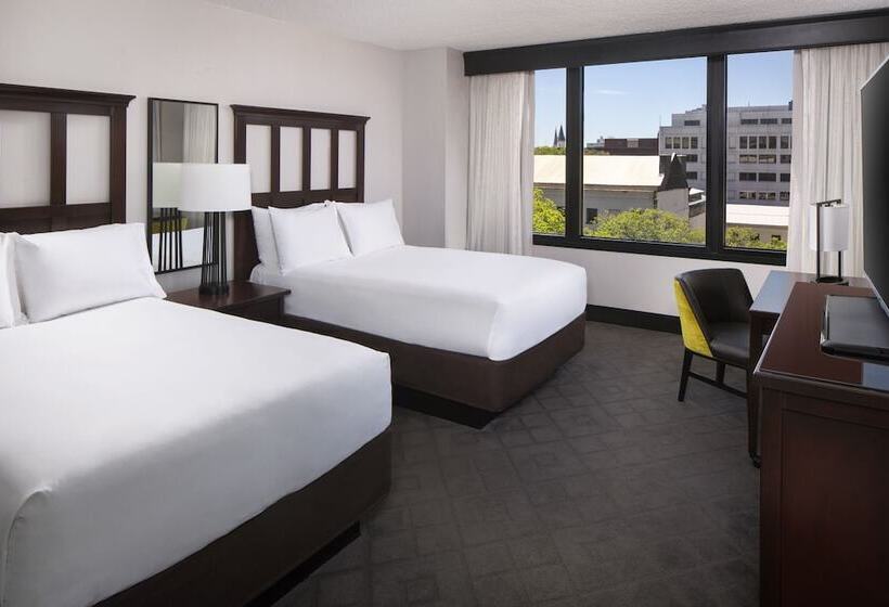 带2个双人床的标准工作室, Hyatt Regency Savannah