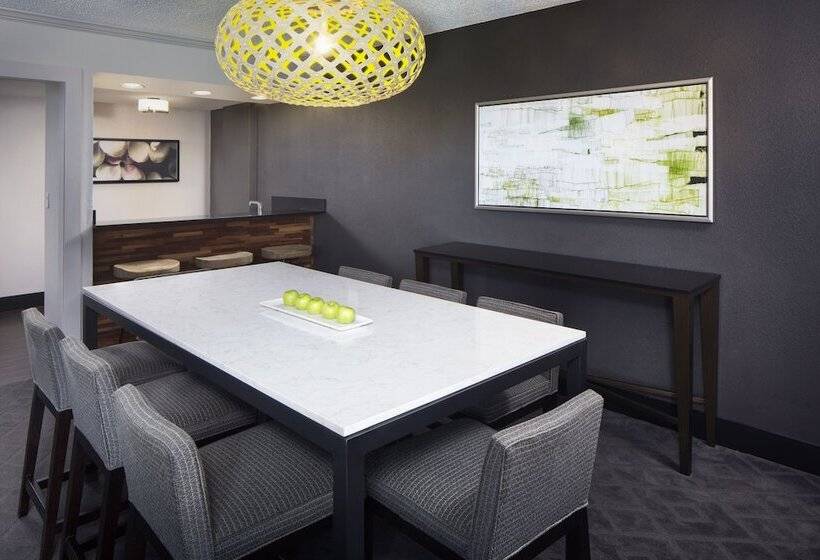 سوییت, Hyatt Regency Savannah