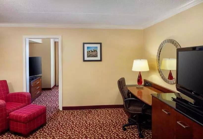 سوئیت با تخت بزرگ, Indianapolis Marriott East