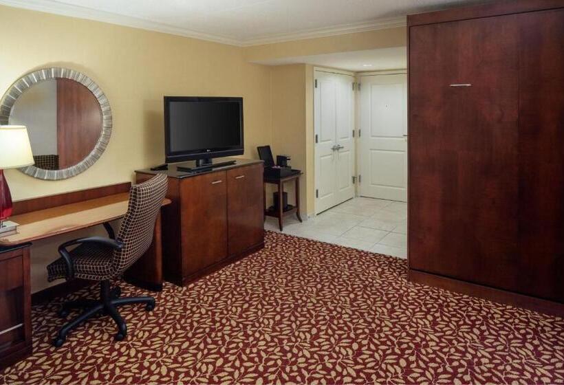 מיטת קינג בסוויטה, Indianapolis Marriott East