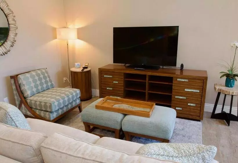 سوییت, Inn By The Sea, La Jolla