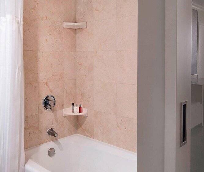 غرفة قياسية سرير مزدوج, Irvine Marriott